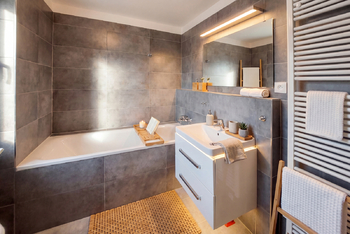 VIZUALIZACE - Koupelna - Prodej bytu 2+kk v osobním vlastnictví 49 m², Praha 9 - Vysočany