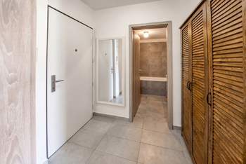 Předsíň - Prodej bytu 2+kk v osobním vlastnictví 49 m², Praha 9 - Vysočany