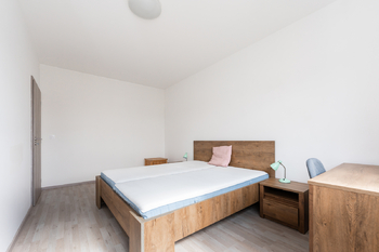 ložnice - Prodej bytu 2+kk v osobním vlastnictví 49 m², Praha 9 - Vysočany