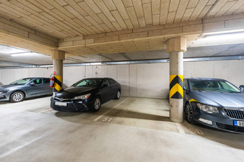 volitelná garáž - Prodej bytu 2+kk v osobním vlastnictví 49 m², Praha 9 - Vysočany
