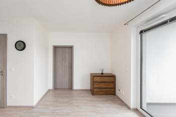 obývací pokoj - Prodej bytu 2+kk v osobním vlastnictví 49 m², Praha 9 - Vysočany