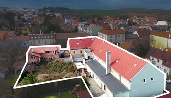 Soubor nemovitostí vytváří kompaktní rozvojové území s mimořádným potenciálem pro výstavbu  - Prodej nájemního domu 1880 m², Praha 8 - Ďáblice