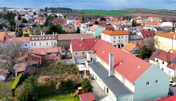 Okolní bytová  výstavba lokality  - Prodej nájemního domu 1880 m², Praha 8 - Ďáblice