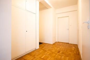 Chodba - Pronájem bytu 2+1 v osobním vlastnictví 56 m², Praha 7 - Holešovice