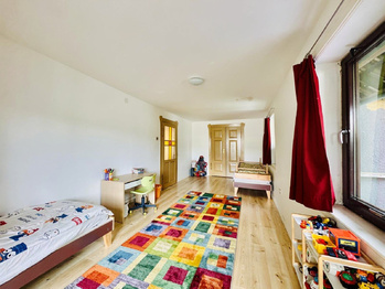 Pokoj VIZUALIZACE - Prodej domu 260 m², Brniště
