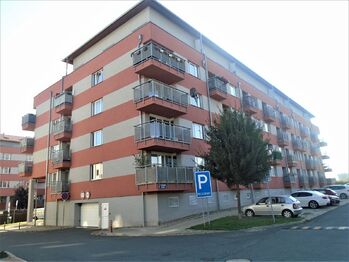 Prodej bytu 1+kk v osobním vlastnictví 34 m², Kladno