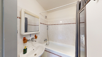 koupelna - Prodej bytu 3+1 v osobním vlastnictví 62 m², Brno