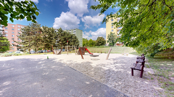 okolí domu - Prodej bytu 3+1 v osobním vlastnictví 62 m², Brno