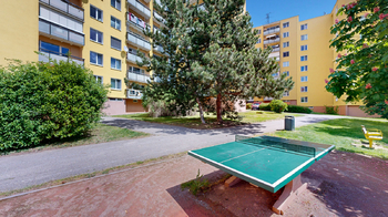 okolí domu - Prodej bytu 3+1 v osobním vlastnictví 62 m², Brno