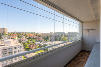 Pohled z lodžie - Pronájem bytu 2+kk v družstevním vlastnictví 46 m², Praha 3 - Žižkov