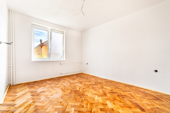 Pokoj u kuchyně - Prodej bytu 3+1 v osobním vlastnictví 62 m², Jihlava