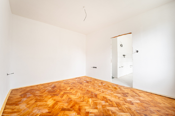Pokoj u kuchyně - Prodej bytu 3+1 v osobním vlastnictví 62 m², Jihlava