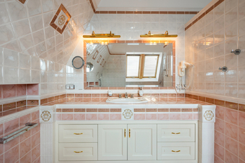 Prodej domu 435 m², Jenišov