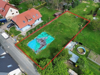 Prodej pozemku 833 m², Lošany