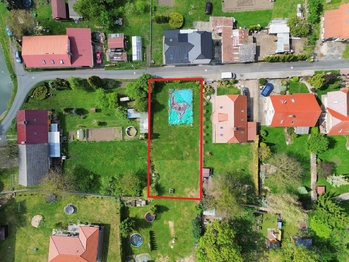 Prodej pozemku 833 m², Lošany