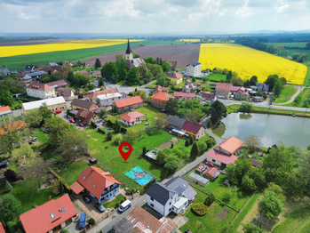 Prodej pozemku 833 m², Lošany