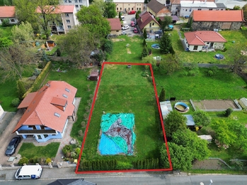 Prodej pozemku 833 m², Lošany