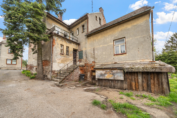 boční pohled - Prodej domu 416 m², Semily
