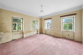 místnost v přízemí - Prodej domu 416 m², Semily