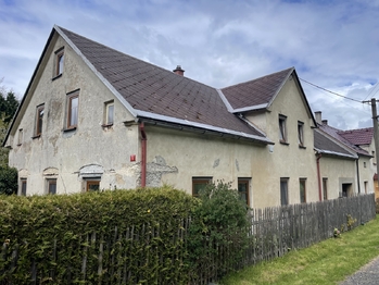 Pohled od ulice - Prodej domu 110 m², Toužim