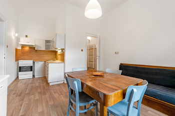 Pronájem bytu 2+1 v osobním vlastnictví 70 m², Praha 8 - Libeň