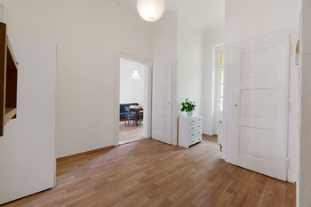 předsíň - Pronájem bytu 2+1 v osobním vlastnictví 70 m², Praha 8 - Libeň