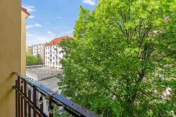 balkon - Pronájem bytu 2+1 v osobním vlastnictví 70 m², Praha 8 - Libeň