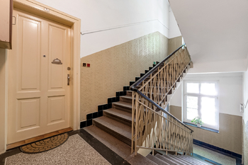 společné prostory - Pronájem bytu 2+1 v osobním vlastnictví 70 m², Praha 8 - Libeň