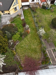 Pohled na zahradu z dronu - Prodej domu 139 m², Plzeň