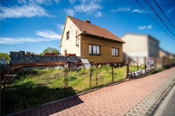 POZEMEK LIBIŠ - POHLED Z ULICE ZA KRALUPKOU - Prodej pozemku 1012 m², Libiš