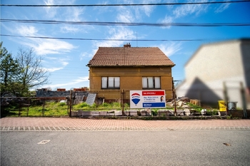 POZEMEK LIBIŠ - POHLED Z ULICE ZA KRALUPKOU - Prodej pozemku 1012 m², Libiš