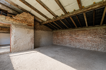 VNITŘNÍ PROSTOR - 2 NP - Prodej pozemku 1012 m², Libiš