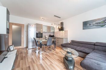 Pronájem bytu 2+kk v osobním vlastnictví 54 m², Praha 10 - Uhříněves