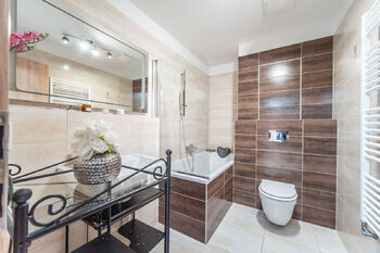 Pronájem bytu 2+kk v osobním vlastnictví 54 m², Praha 10 - Uhříněves