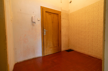 vchodové dveře - Prodej bytu 2+kk v osobním vlastnictví 50 m², Jilemnice
