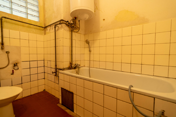 koupelna s wc - Prodej bytu 2+kk v osobním vlastnictví 50 m², Jilemnice