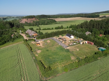 Prodej pozemku 2278 m², Lazsko