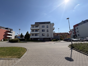 Prodej garážového stání 16 m², Slavkov u Brna