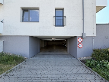 Prodej garážového stání 16 m², Slavkov u Brna