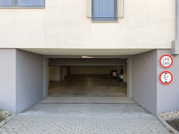 Prodej garážového stání 16 m², Slavkov u Brna