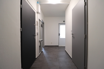Chodba - Pronájem bytu 3+kk v osobním vlastnictví 63 m², Praha 10 - Hostivař