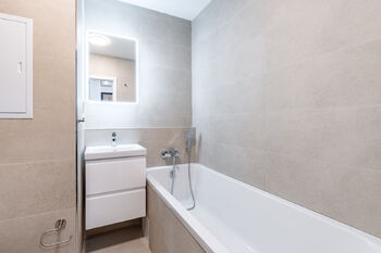 Pronájem bytu 1+kk v osobním vlastnictví 29 m², Praha 4 - Háje