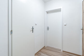 Pronájem bytu 1+kk v osobním vlastnictví 29 m², Praha 4 - Háje