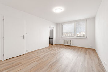 Pronájem bytu 1+kk v osobním vlastnictví 29 m², Praha 4 - Háje