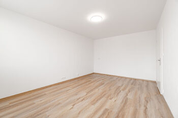 Pronájem bytu 1+kk v osobním vlastnictví 29 m², Praha 4 - Háje