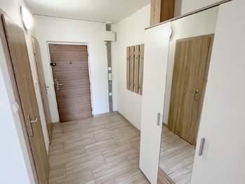 Vstupní předsíň - Pronájem bytu 2+kk v osobním vlastnictví 42 m², Brandýs nad Labem-Stará Boleslav