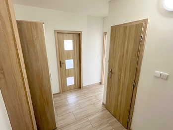 Vstupní předsíň - Pronájem bytu 2+kk v osobním vlastnictví 42 m², Brandýs nad Labem-Stará Boleslav