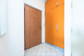 Pronájem bytu 1+kk v osobním vlastnictví 30 m², Praha 6 - Břevnov