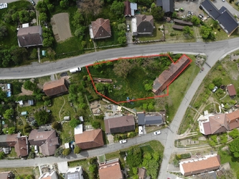 Prodej pozemku 1567 m², Doubravy