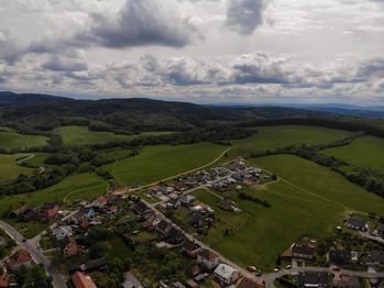 Prodej pozemku 1567 m², Doubravy